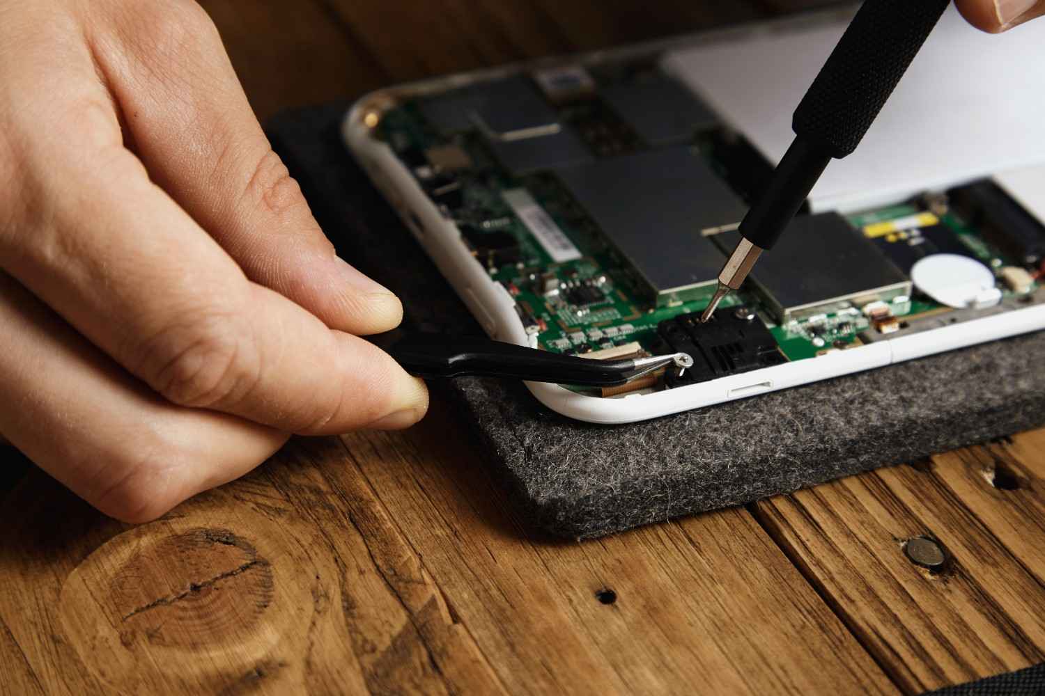 Phone Repair Services in Mountain View, CA | Screen, Battery & Charging Port Repair