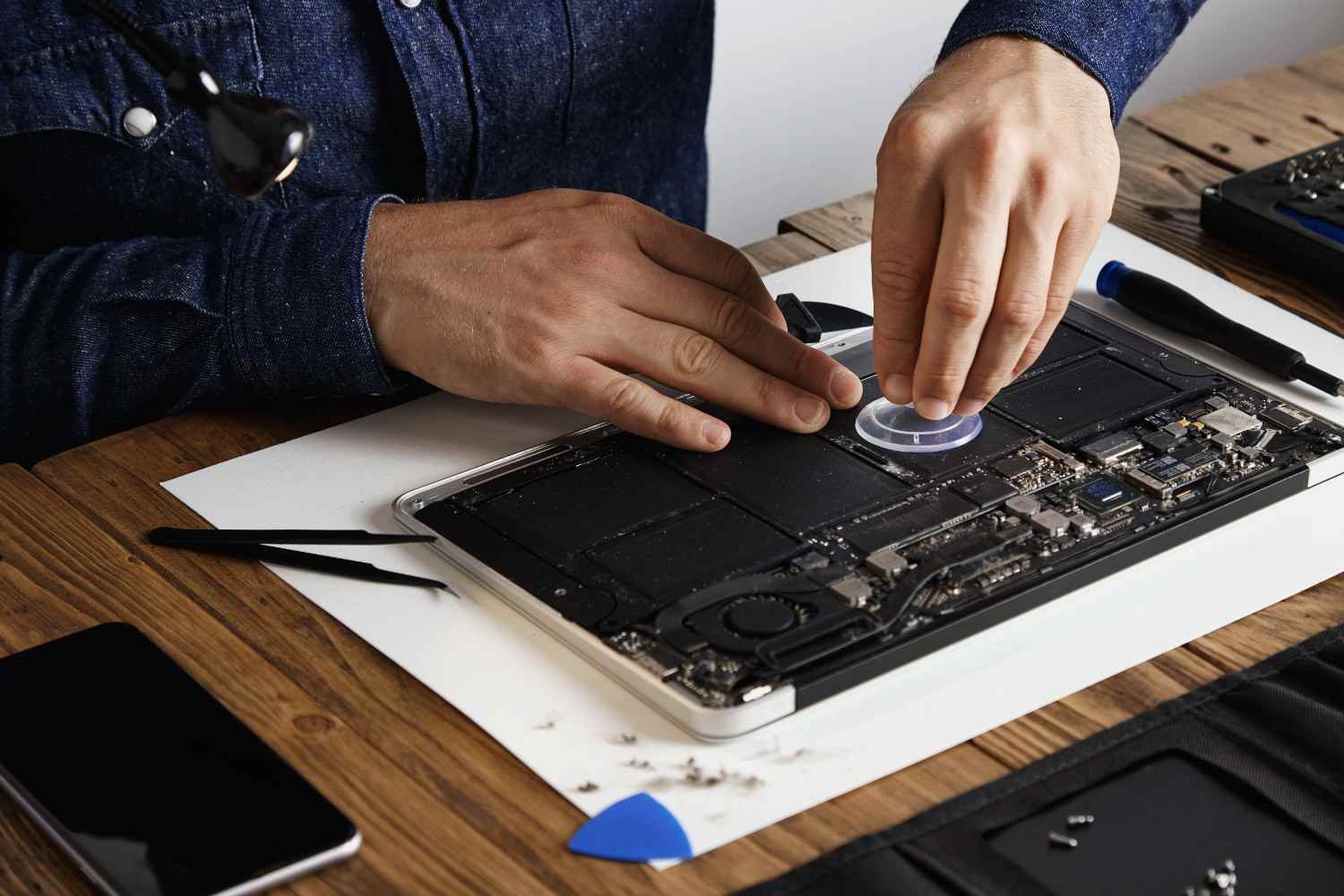 How to Safely Erase Personal Data Before Recycling